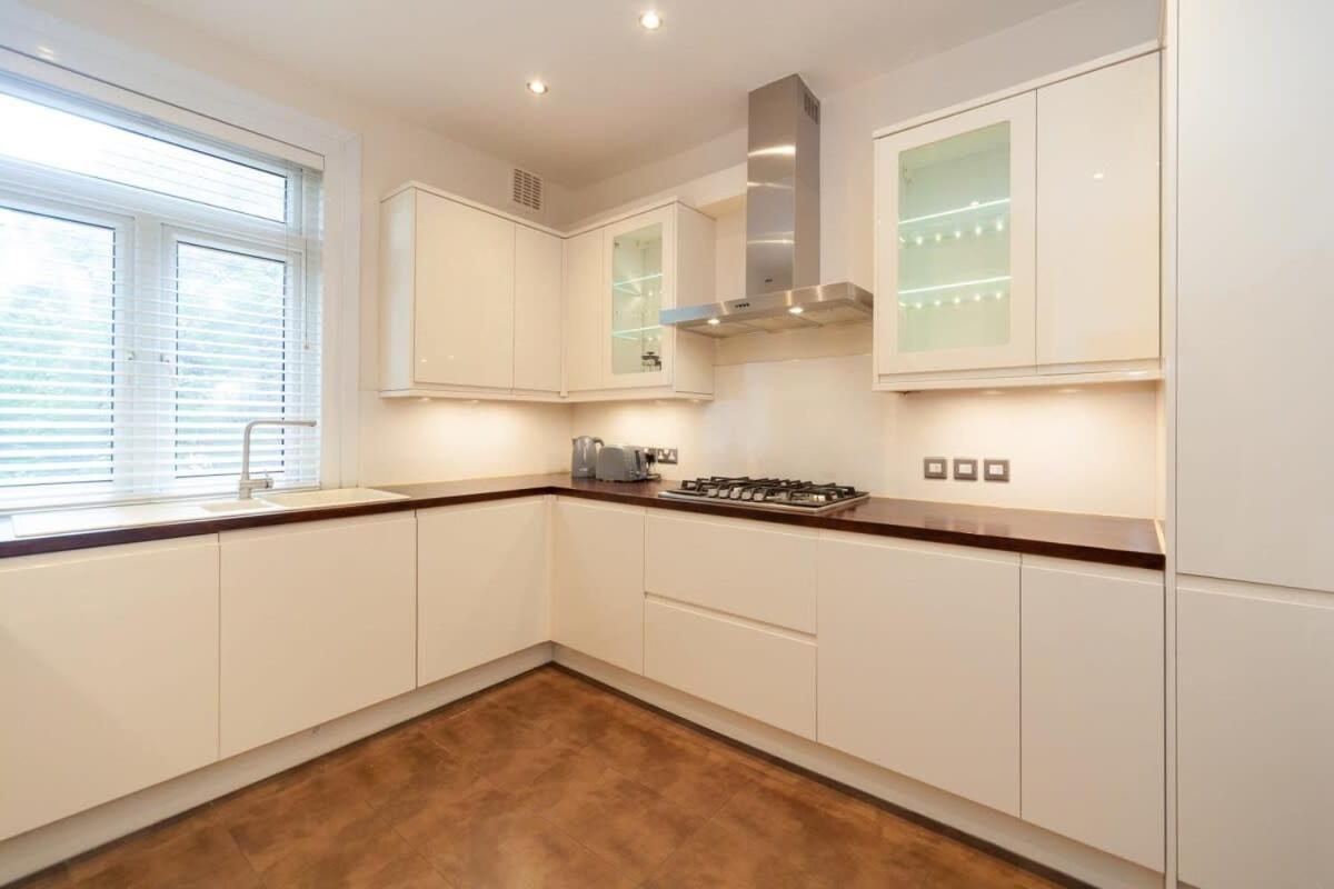 Spacious 2 Bedroom Maisonette In Stratford 伦敦 外观 照片