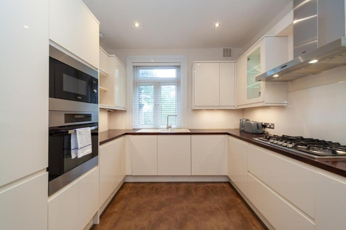 Spacious 2 Bedroom Maisonette In Stratford 伦敦 外观 照片